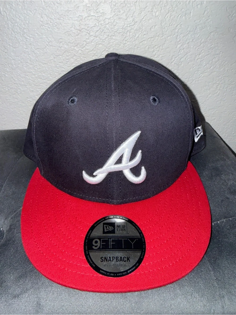 New Era Atlanta Braves Two-Tone Snapback Cap - Navy & Red